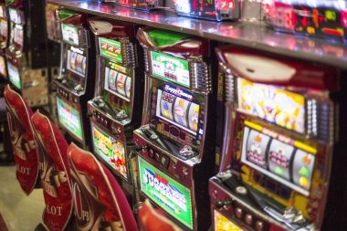 Live dealer table at mayor bet showing real cards and multi-camera setup
